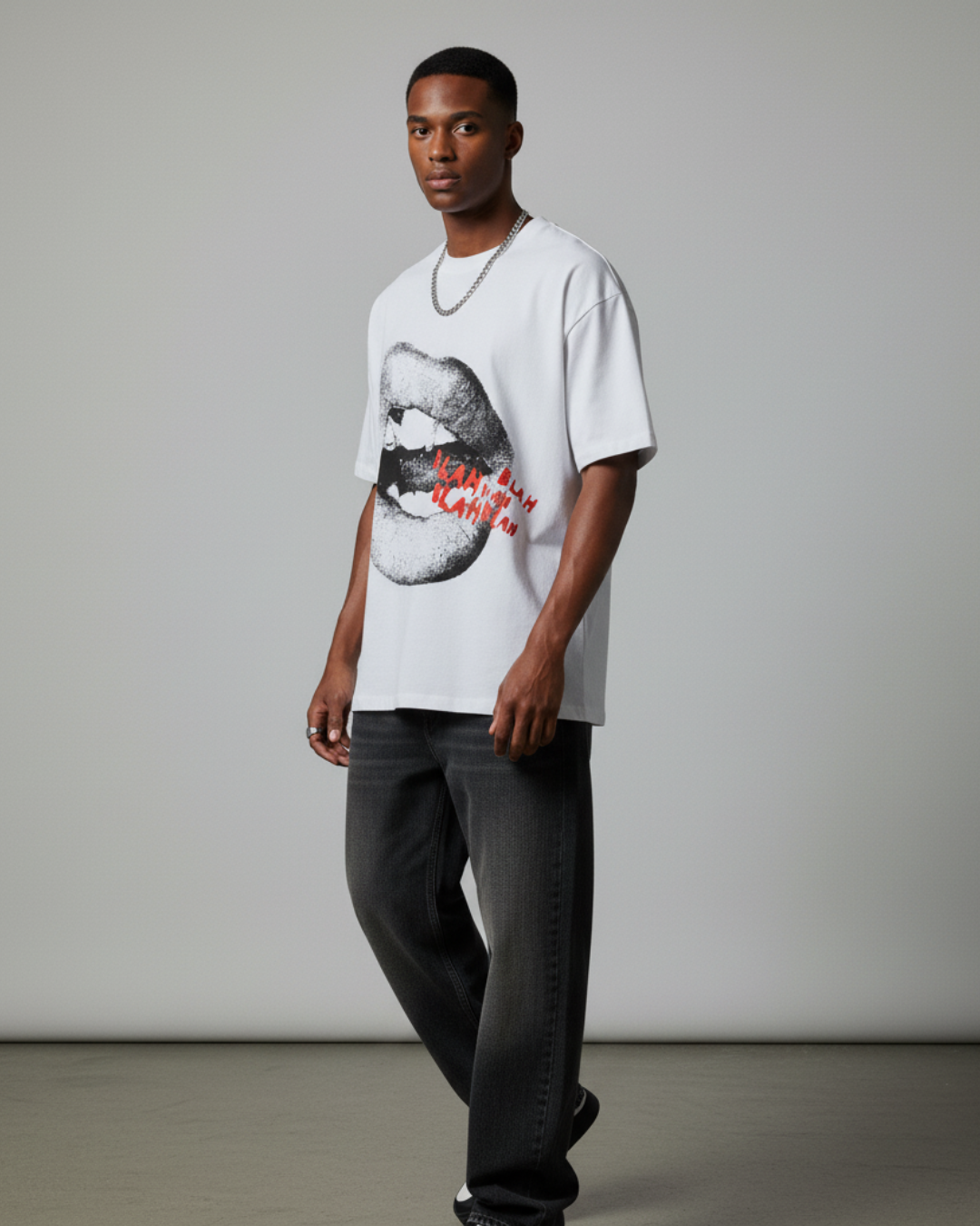 NOISEKISS- Lips Graphic Oversized T-shirt