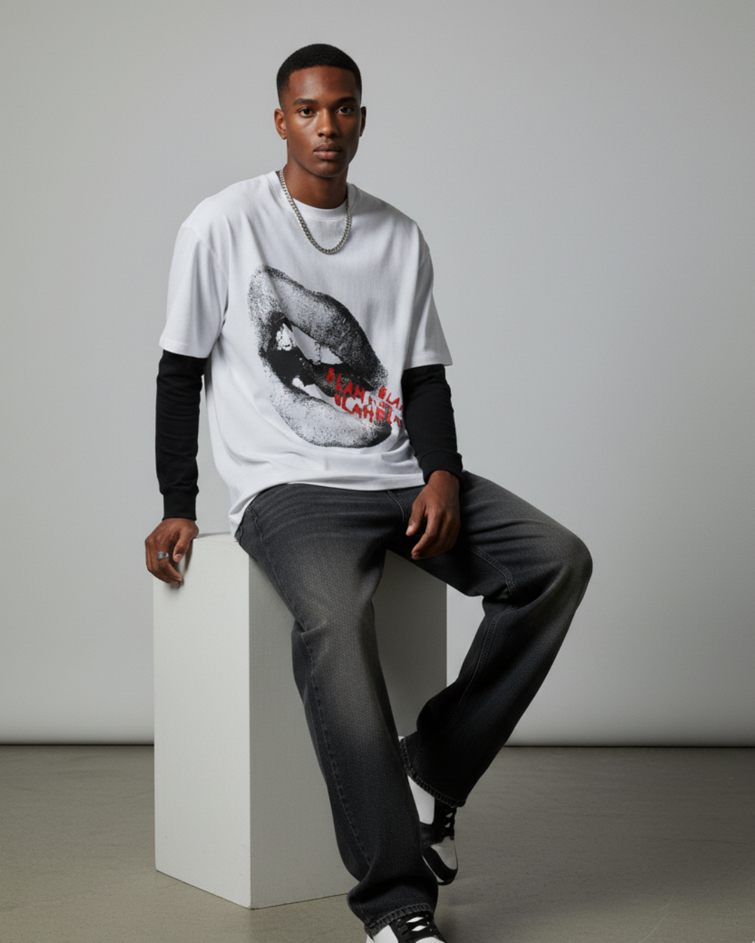 NOISEKISS- Lips Graphic Oversized T-shirt